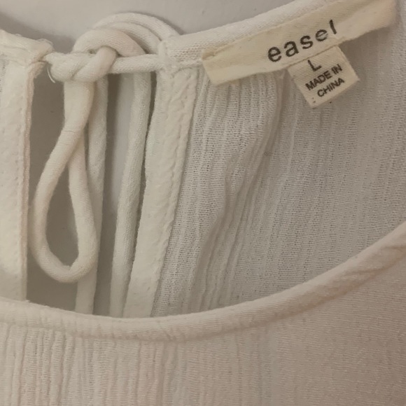 Easel White Flowy Shirt With Lace Sleeves and Trim - Picture 4 of 9